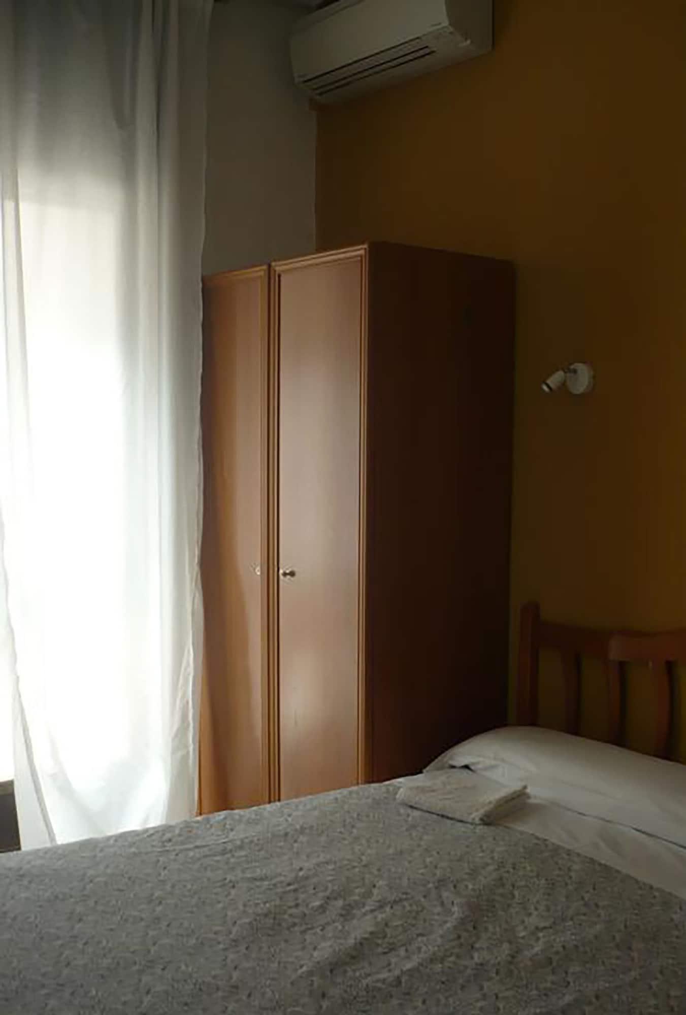 Hostal Fuencarral Kryse Madri Exterior foto