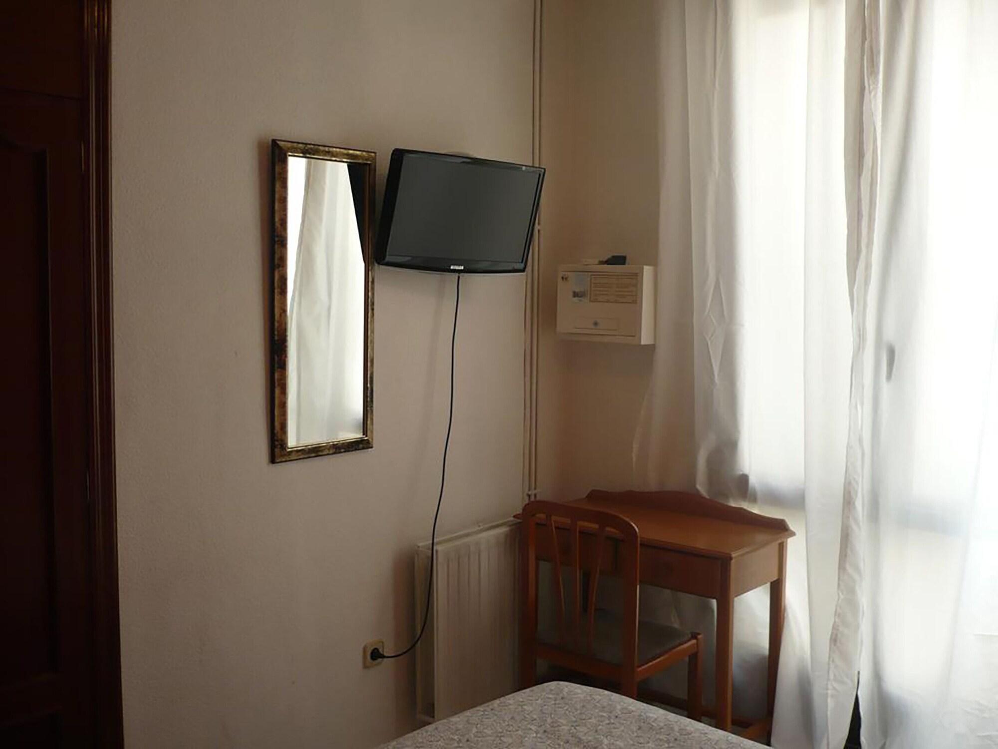 Hostal Fuencarral Kryse Madri Exterior foto
