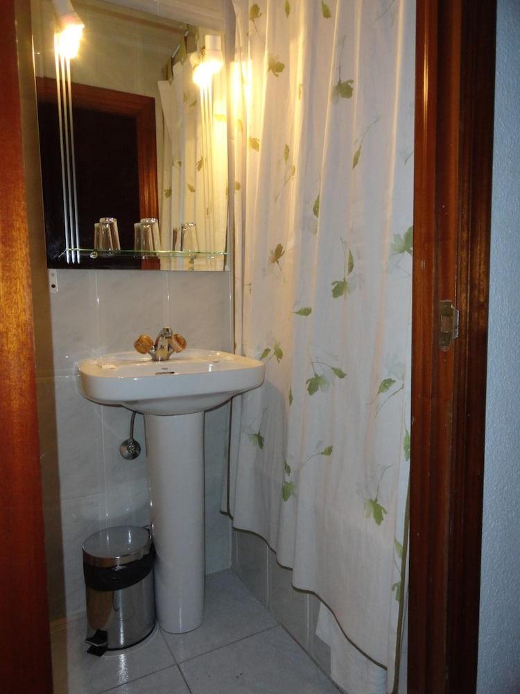 Hostal Fuencarral Kryse Madri Exterior foto