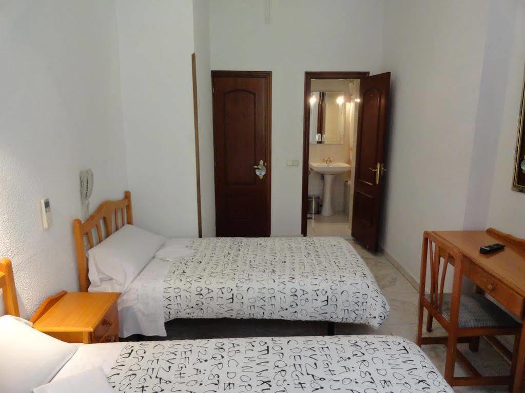 Hostal Fuencarral Kryse Madri Exterior foto