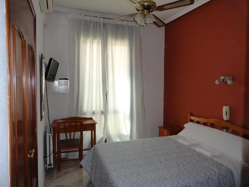 Hostal Fuencarral Kryse Madri Exterior foto